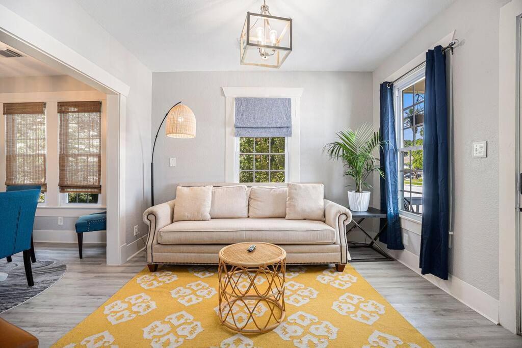 Sea Pink Retreat - Walk To Beach, Newly Renovated Galveston Exterior foto
