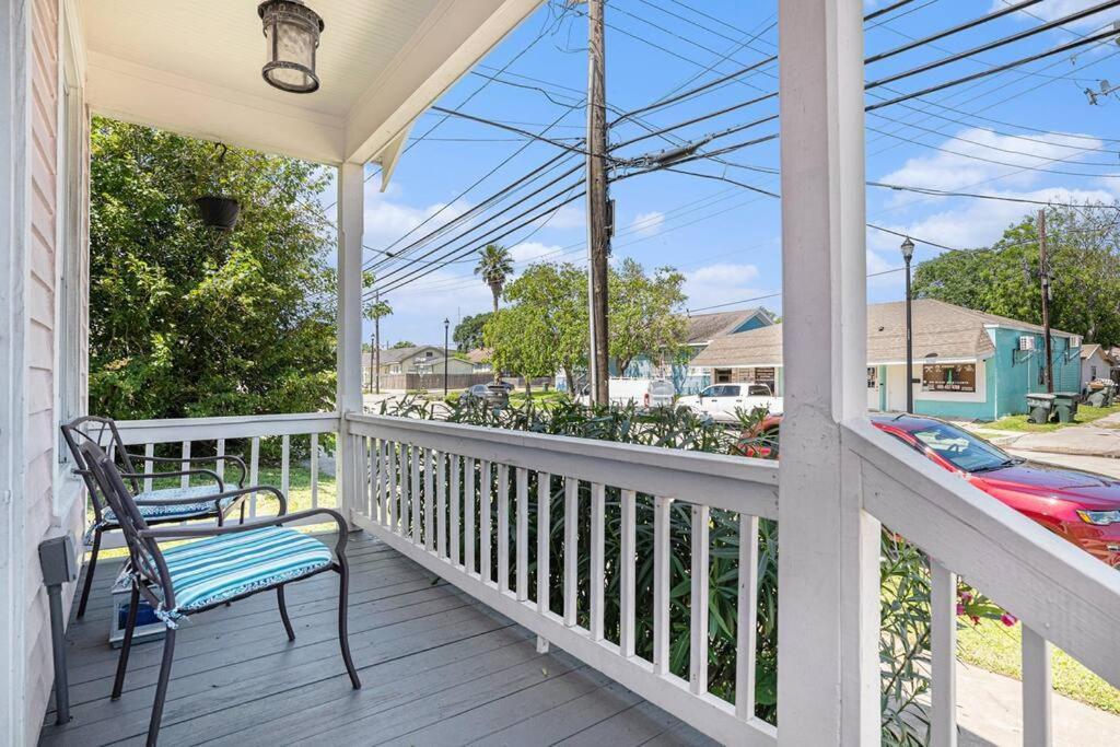 Sea Pink Retreat - Walk To Beach, Newly Renovated Galveston Exterior foto