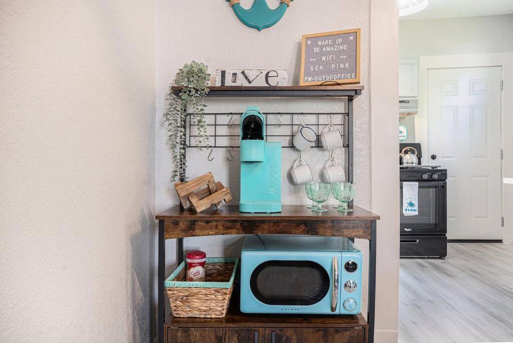 Sea Pink Retreat - Walk To Beach, Newly Renovated Galveston Exterior foto